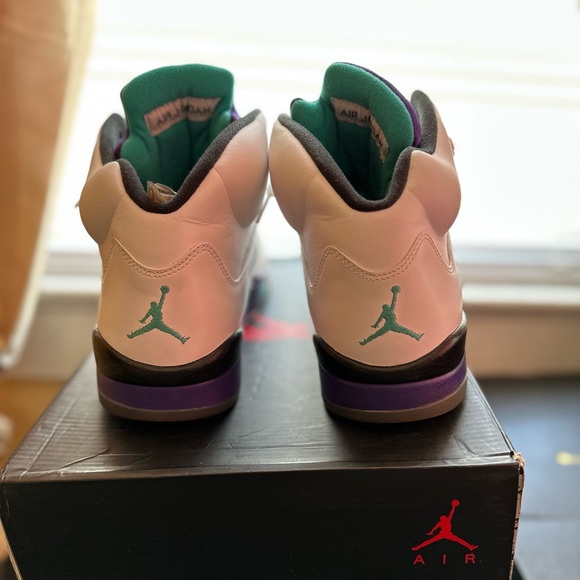Air Jordan Retro 5 - Picture 2 of 3